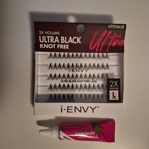 Kiss Black Lashes with Adhesive